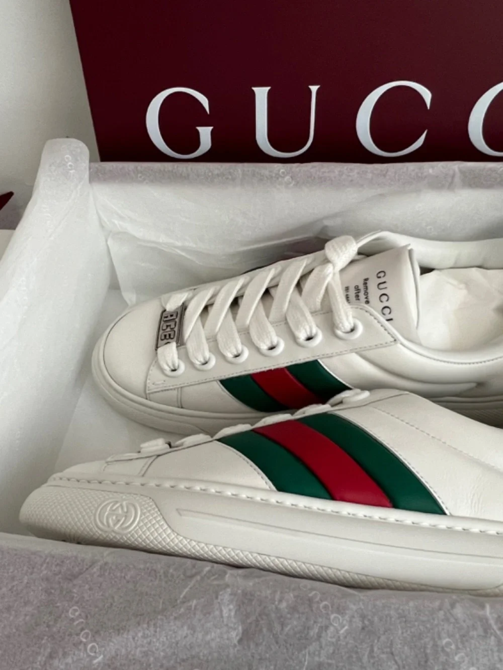 Gucci Men's Ace Sneaker White Leather Green Red Web ACE Metal Tag Lace 10 US10.5
